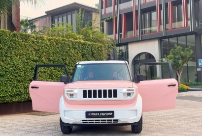 Mổ xẻ chiếc VinFast VF3 độ theo phong cách Jeep với màu hồng cực kỳ phong cách tại Kha Hoang Auto